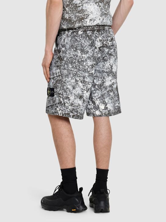 Stone Island: LuisaViaRoma Bermuda shorts - Verde Militare - men_2 | Luisa Via Roma