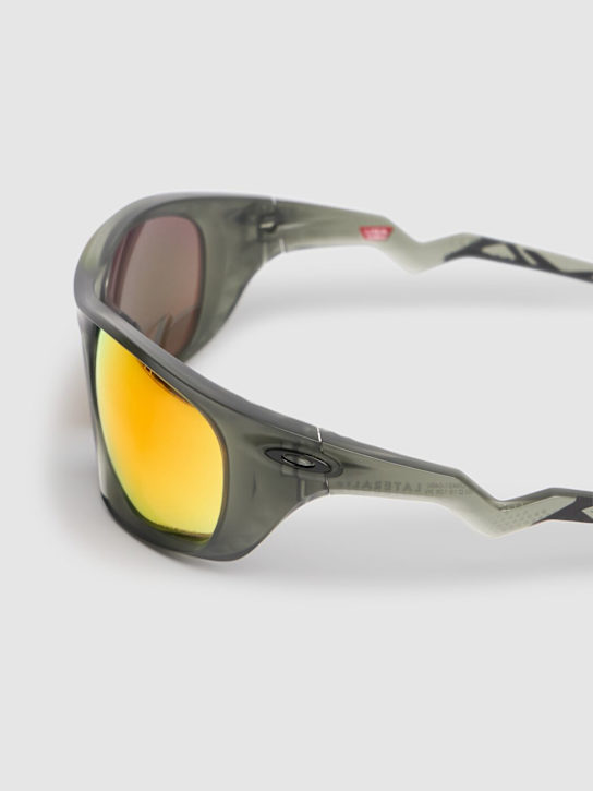 Oakley: Lateralis mirrored sunglasses - Matte Olive Ink - men_3 | Luisa Via Roma
