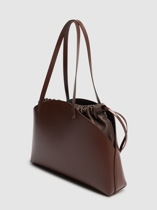 Jil Sander: Medium Curve palmellato leather bag - Dark Earth - women_4 | Luisa Via Roma