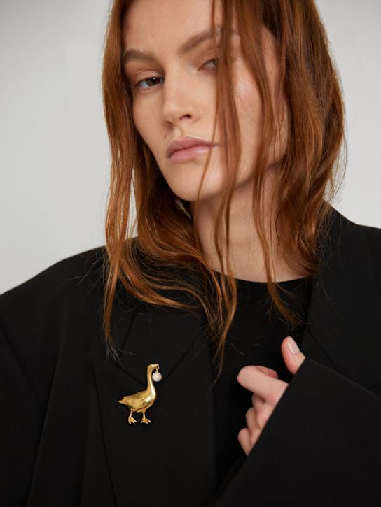 Moschino: Duck pin - women_1 | Luisa Via Roma
