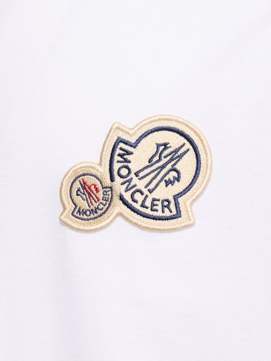 Moncler: Double logo patch cotton t-shirt - Optic White - men_4 | Luisa Via Roma