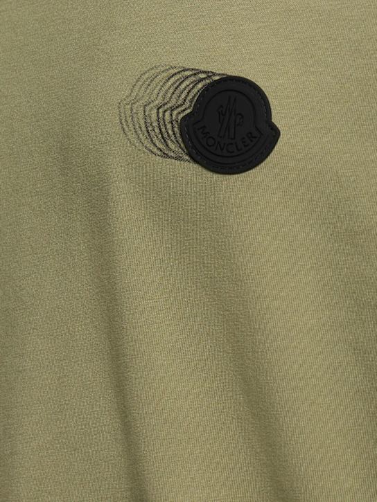 Moncler: Faded logo cotton t-shirt - Sage Green - men_4 | Luisa Via Roma