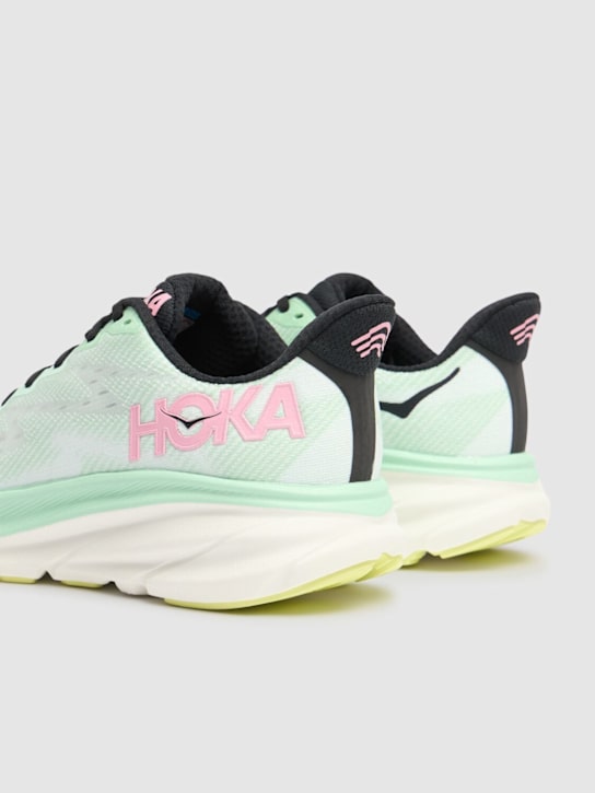Hoka: Clifton 9 sneakers - Mint Fluorite - women_3 | Luisa Via Roma