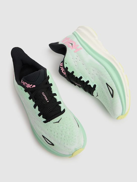 Hoka: Clifton 9 sneakers - Mint Fluorite - women_2 | Luisa Via Roma