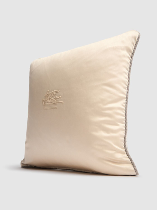 Etro: Chain embroidered cushion - Beige/White - ecraft_1 | Luisa Via Roma