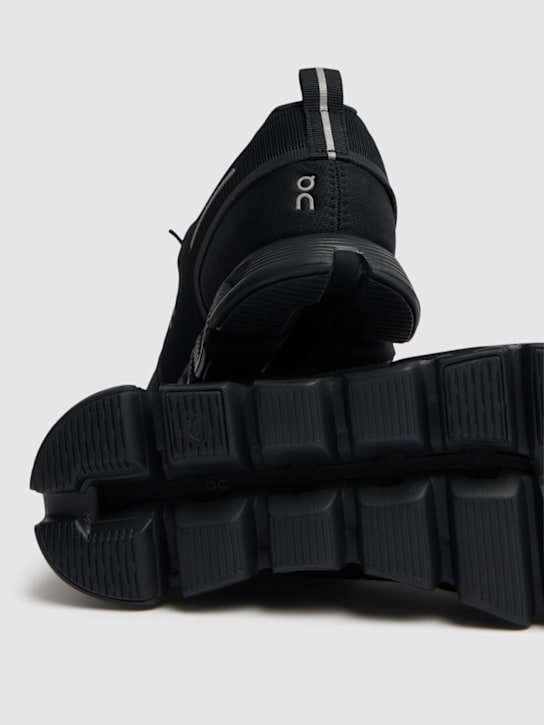 On: Wasserdichte Sneakers „Cloud 5“ - Total Schwarz - men_4 | Luisa Via Roma