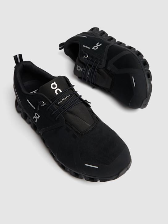 On: Wasserdichte Sneakers „Cloud 5“ - Total Schwarz - men_2 | Luisa Via Roma