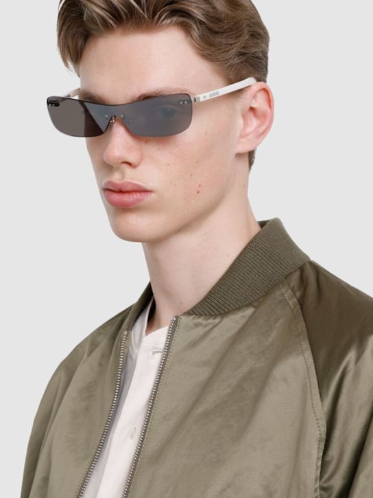 Jacquemus: Les Lunettes Mirada squared sunglasses - White/ Silver - men_2 | Luisa Via Roma