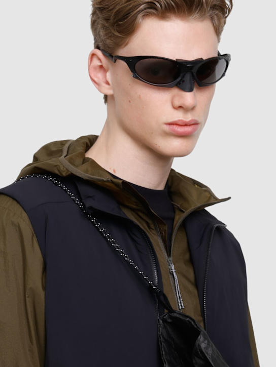 Oakley: Plantaris sunglasses - Matte Black - men_2 | Luisa Via Roma