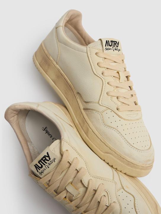 Autry: Super Vintage Low sneakers - White - men_3 | Luisa Via Roma