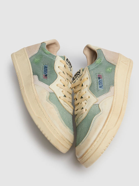 Autry: Super Vintage Low sneakers - Military/White - men_2 | Luisa Via Roma