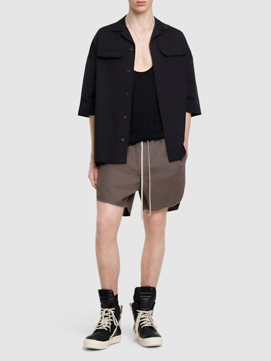 Rick Owens: Boxers drawstring shorts - Dust - men_1 | Luisa Via Roma