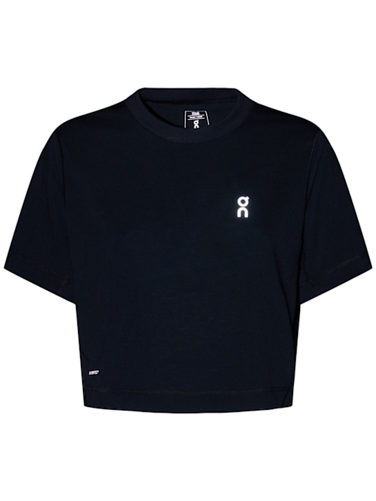 On: Train-T tech crop t-shirt - Black - women_5 | Luisa Via Roma