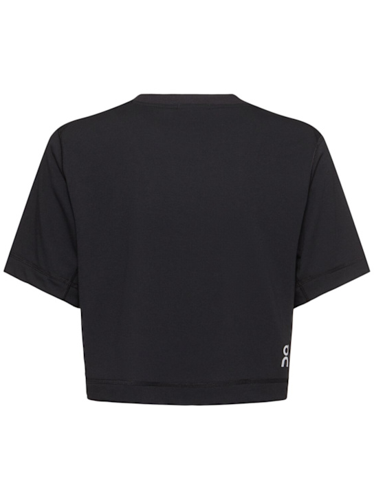 On: Train-T tech crop t-shirt - Black - women_3 | Luisa Via Roma