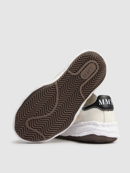 Mihara Yasuhiro: Ledersneakers „Blakey“ - Weiß - women_3 | Luisa Via Roma