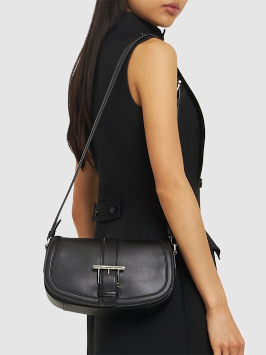 McQueen: T-Bar皮革单肩包 - 黑色 - women_2 | Luisa Via Roma