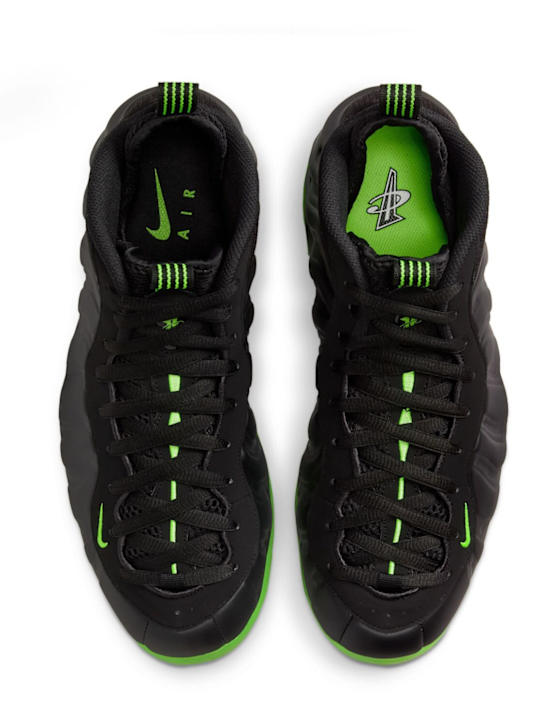 Nike: Sneakers Air Foamposite One - Black/Volt - men_3 | Luisa Via Roma