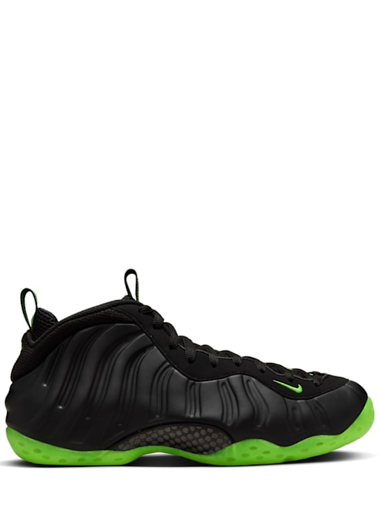 Nike: Sneakers Air Foamposite One - Black/Volt - men_0 | Luisa Via Roma