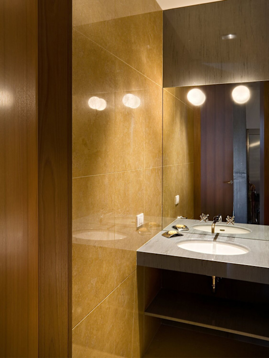 Flos: Mini Glo-Ball ceiling & wall mirror lamp - White - ecraft_1 | Luisa Via Roma