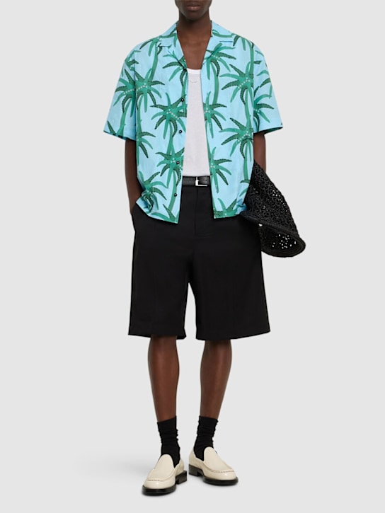 Jacquemus: La chemise jean printed ss shirt - Print Palmtrees - men_1 | Luisa Via Roma