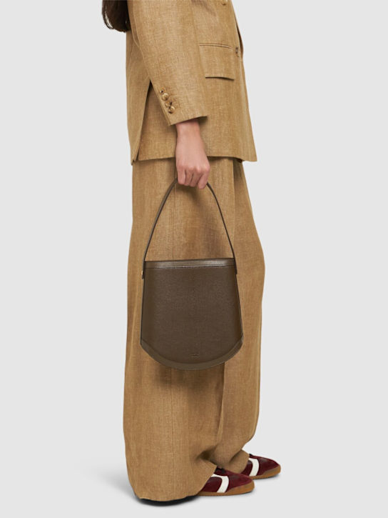 Savette: The Large Bucket leather shoulder bag - Mink - women_1 | Luisa Via Roma