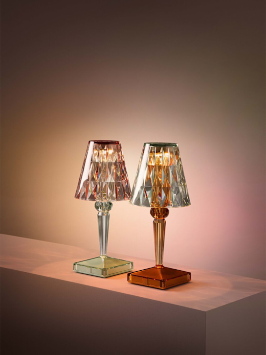 Kartell: Battery table lamp - Green/Orange - ecraft_1 | Luisa Via Roma