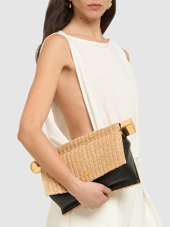 Jacquemus: Pochette La Pochette Rond Carre in rafia - women_1 | Luisa Via Roma
