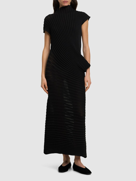 ISSEY MIYAKE: Pleated long dress - women_1 | Luisa Via Roma