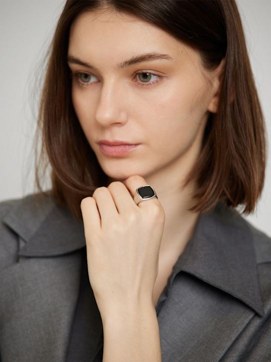 Tom Wood: Anello Cushion in onice nero - men_1 | Luisa Via Roma