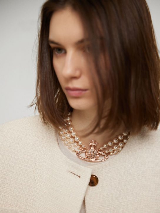 Vivienne Westwood: Three row faux pearl bas relief choker - Cream/Rosegold - women_1 | Luisa Via Roma