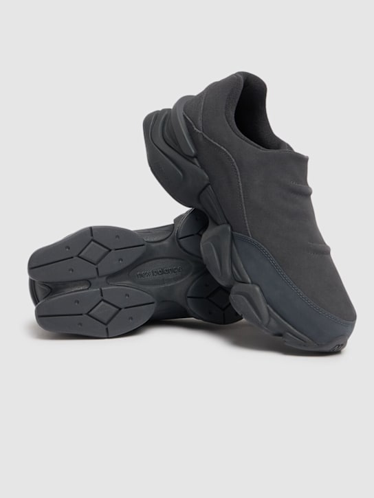 New Balance: 8040 sneakers - Triple Black - men_4 | Luisa Via Roma
