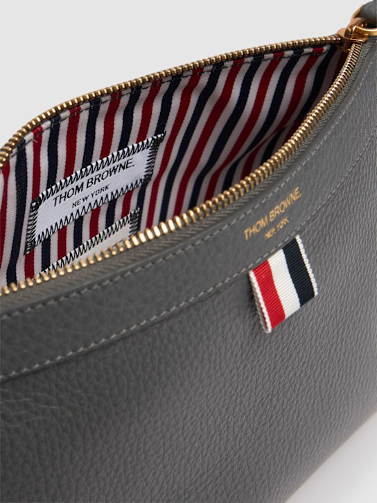 Thom Browne: Soft grained leather toiletry bag - Dark Grey - men_4 | Luisa Via Roma