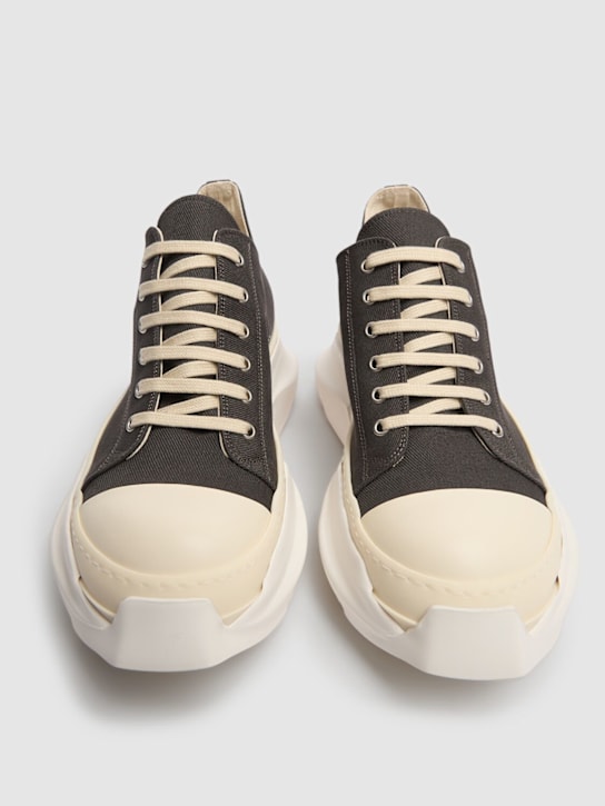 Rick Owens DRKSHDW: Abstract denim low sneakers - Dark Dust/Milk - men_2 | Luisa Via Roma