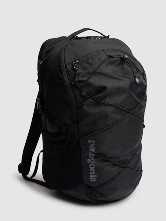 Patagonia: 30L Refugio Day Pack tech backpack - men_3 | Luisa Via Roma