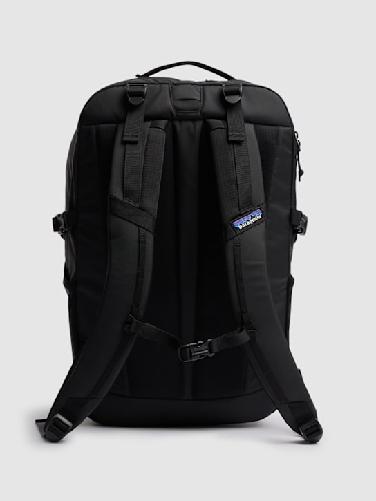 Patagonia: 30L Refugio Day Pack tech backpack - men_5 | Luisa Via Roma