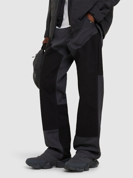 New Balance: 8040 sneakers - Triple Black - men_1 | Luisa Via Roma