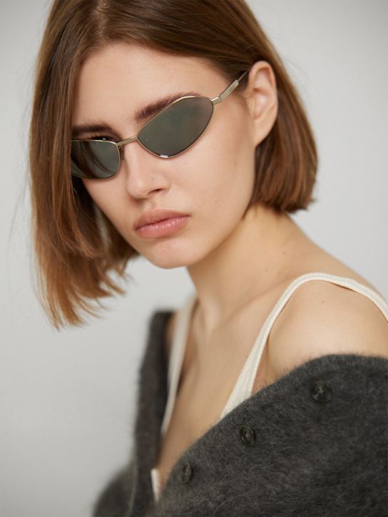 Jacquemus: Bambino猫眼太阳镜 - Silver/Wh - women_1 | Luisa Via Roma