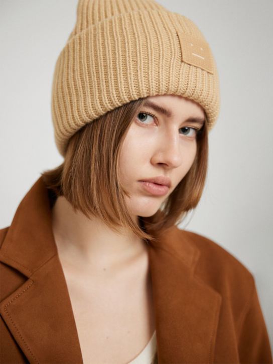 Acne Studios: Pansy 'n Face wool beanie - women_1 | Luisa Via Roma