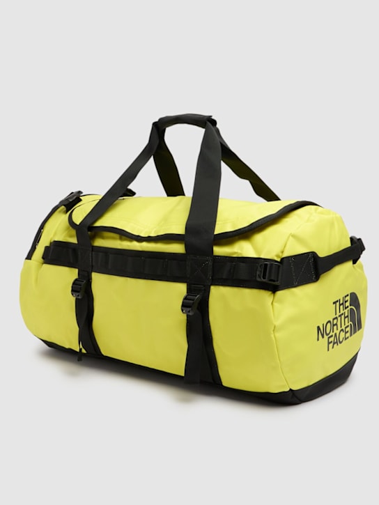 The North Face: Bolso duffle M Base Camp - Sulphur - men_1 | Luisa Via Roma