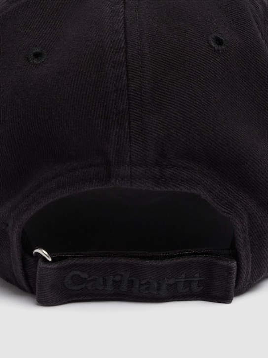 Carhartt WIP: Heart metal hat - Black - women_3 | Luisa Via Roma