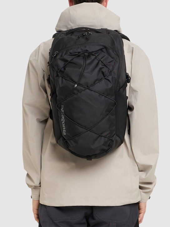 Patagonia: 30L Refugio Day Pack tech backpack - men_1 | Luisa Via Roma