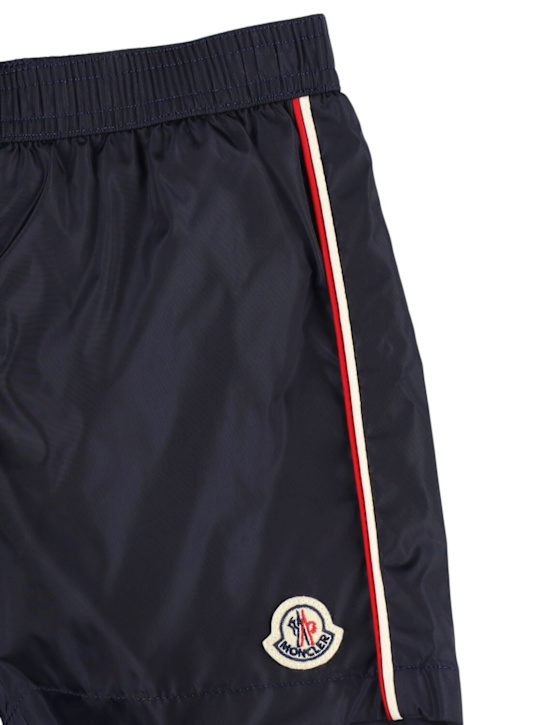 Moncler: Shorts de nylon tricolor - Azul - kids-boys_1 | Luisa Via Roma