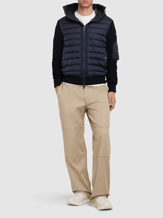 Moncler: DAUNENJACKE AUS WOLLMISCHTRIKOT - men_1 | Luisa Via Roma