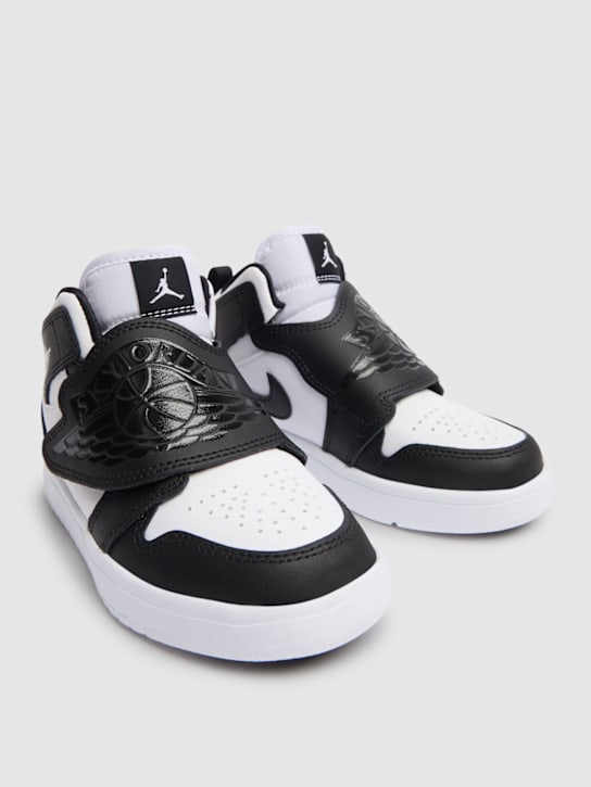 Jordan: Sky Jordan 1 sneakers - Black/White - kids-boys_1 | Luisa Via Roma