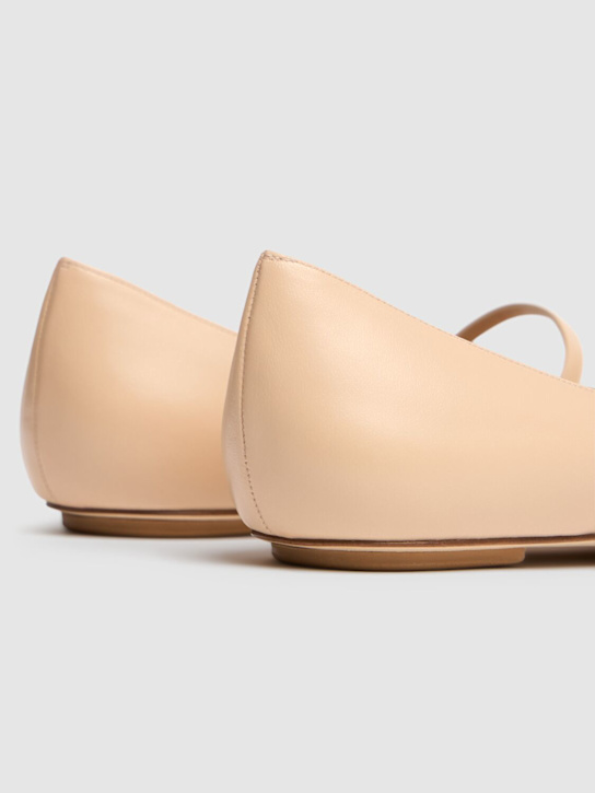 Stuart Weitzman: 5mm Emilia leather flat shoes - Beige - women_3 | Luisa Via Roma