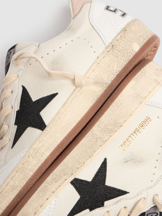 Golden Goose: 20毫米Ball Star皮革运动鞋 - 白色/黑色 - women_4 | Luisa Via Roma