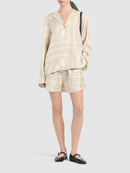 Toteme: Monogram刺绣真丝短睡裤 - 象牙色 - women_1 | Luisa Via Roma