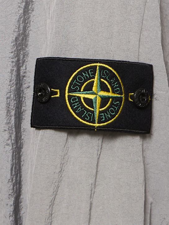Stone Island: NYLON METAL WATRO bomber - Pearl Grey - men_4 | Luisa Via Roma