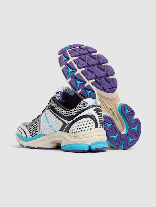 Saucony: Progrid Triumph 4 sneakers - White/Blue - women_3 | Luisa Via Roma