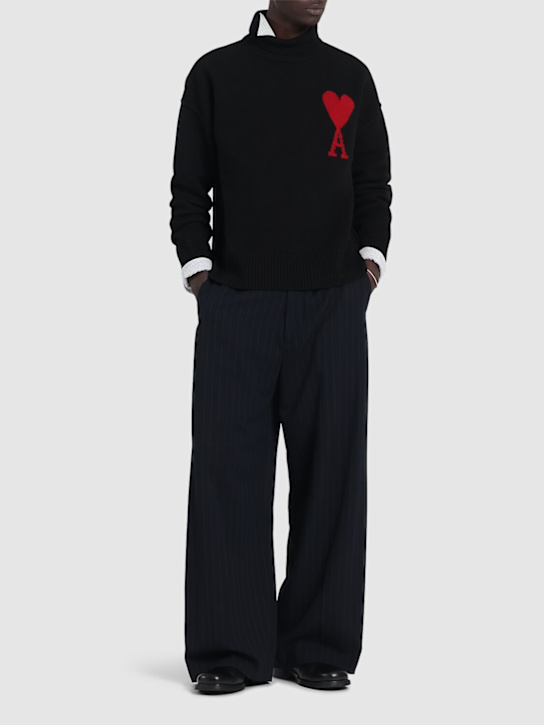 AMI Paris: Maglia collo alto in lana con logo - Nero - men_1 | Luisa Via Roma